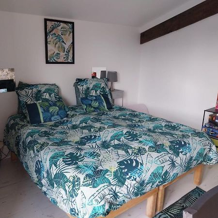 Un Air De Campagne Bed & Breakfast Millac  Bagian luar foto